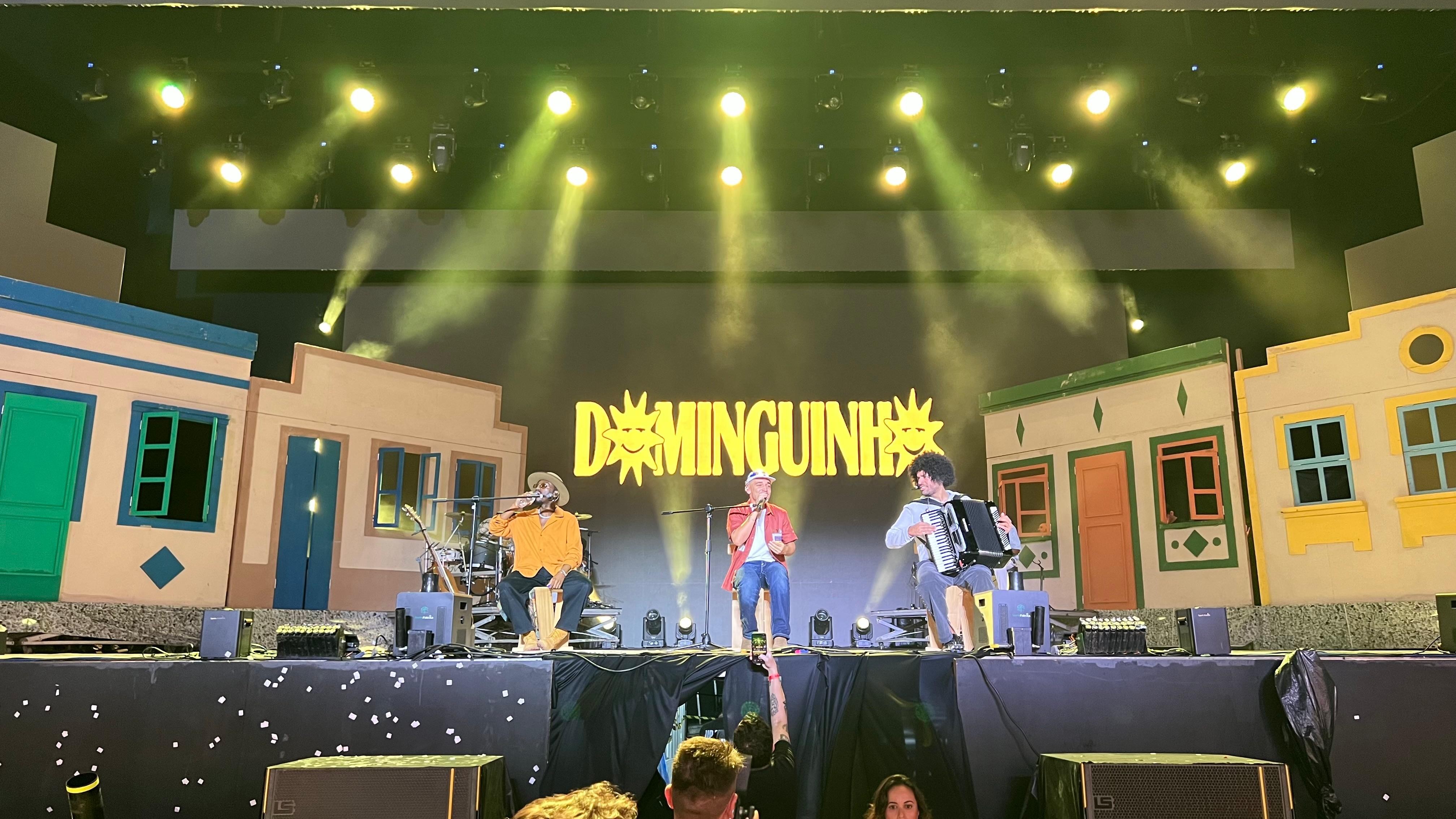 João Gomes emociona na abertura do São João de Campina Grande com projeto 'Dominguinho'
