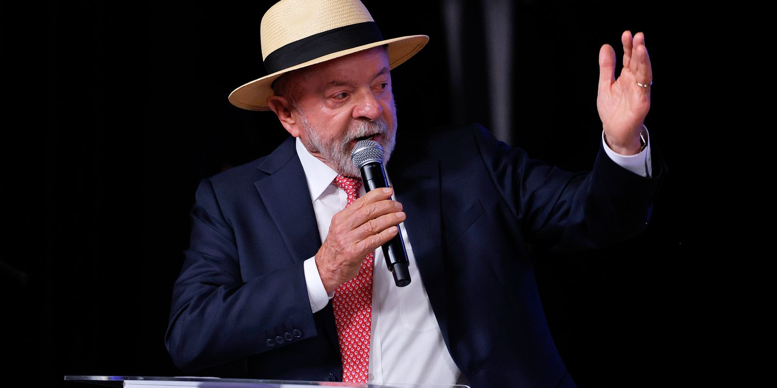 Lula parabeniza Abelardo de la Espriella pela vitória nas eleições na Colômbia