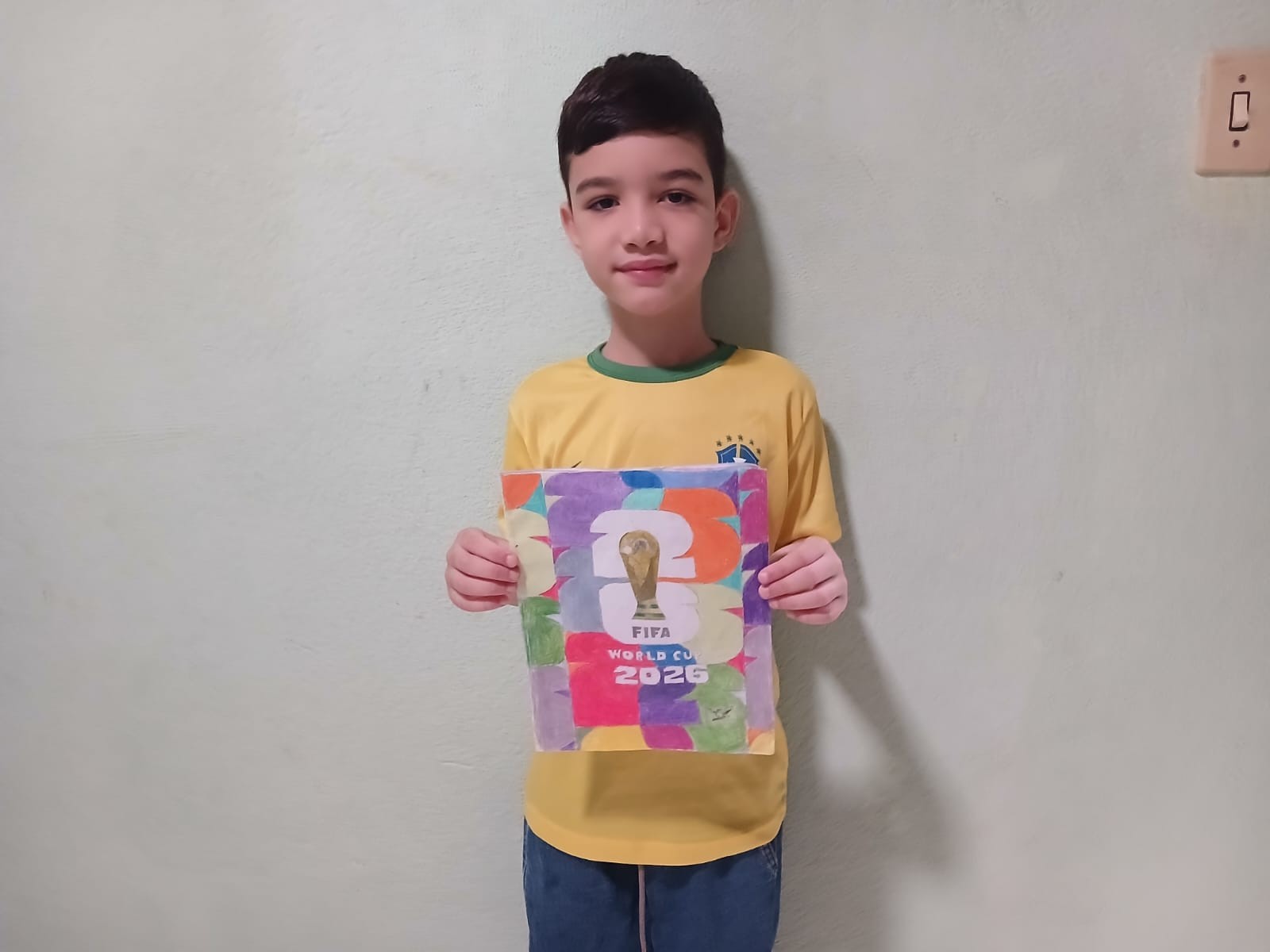 Criança de 7 anos cria próprio álbum da Copa com desenhos na Paraíba após família não ter recursos para figurinhas