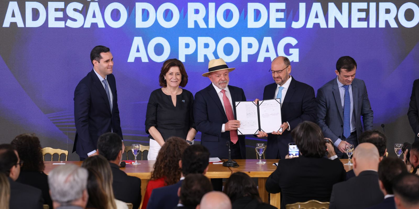 Rio de Janeiro oficializa adesão ao Propag e reduz dívida em R$ 40 bilhões