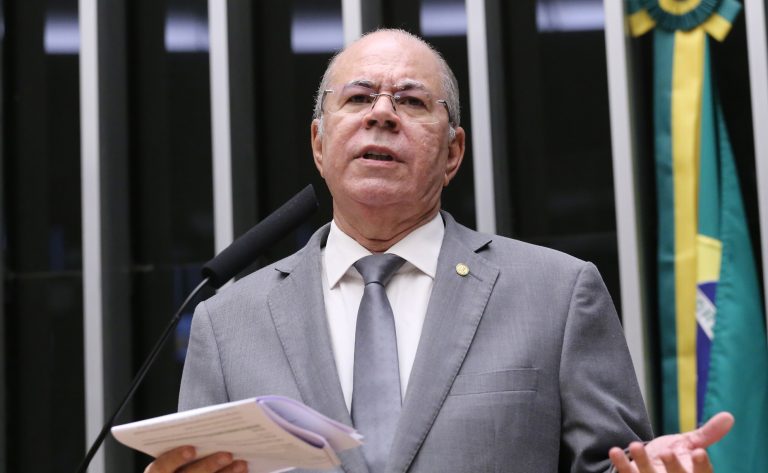 Proposta obriga órgãos federais e estaduais a notificarem câmaras municipais sobre obras locais
