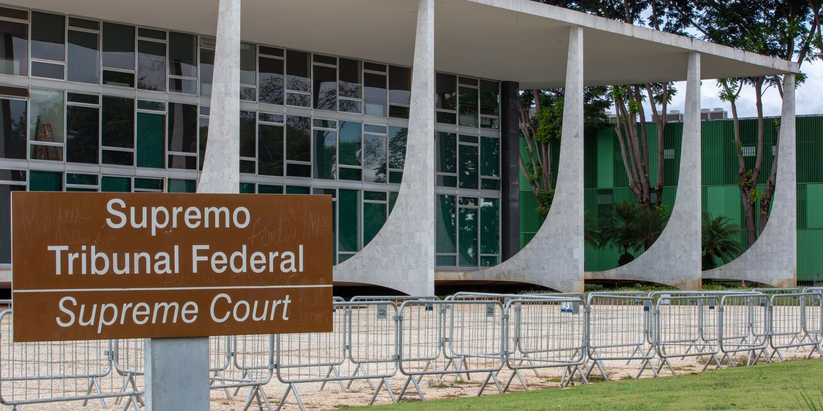 STF autoriza pagamento retroativo de penduricalhos para magistrados e promotores