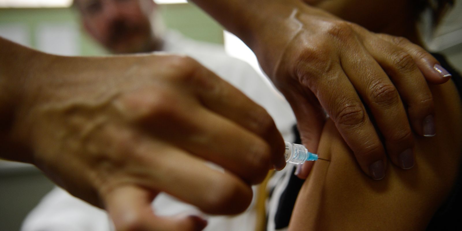 Ministério da Saúde estende vacinação contra o HPV para adolescentes até dezembro