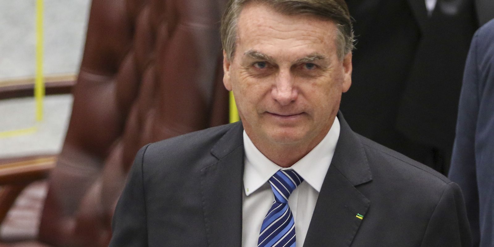 Alexandre de Moraes mantém Bolsonaro em prisão domiciliar