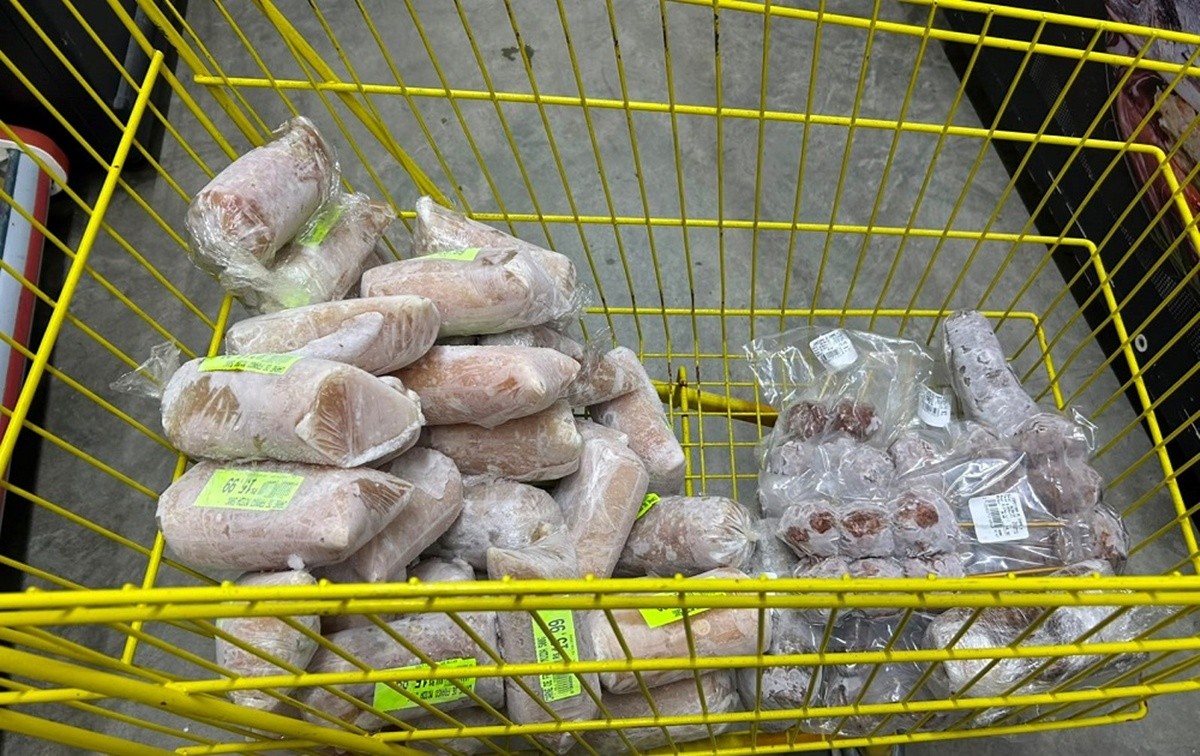 Cinco supermercados são autuados por vender alimentos vencidos e estragados em Patos, no Sertão da Paraíba