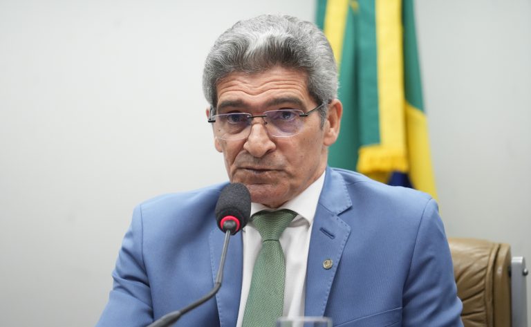 Comissão da Câmara aprova acúmulo de seguro-defeso com trabalho temporário de até um salário mínimo