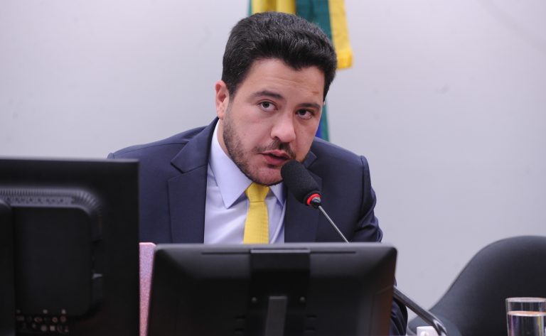 Câmara avança com proposta para expandir o mecanismo de ajuste de carbono nas fronteiras