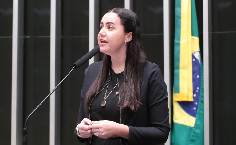 Comissão de educação aprova medida que obriga escolas a informar sobre trabalho infantil