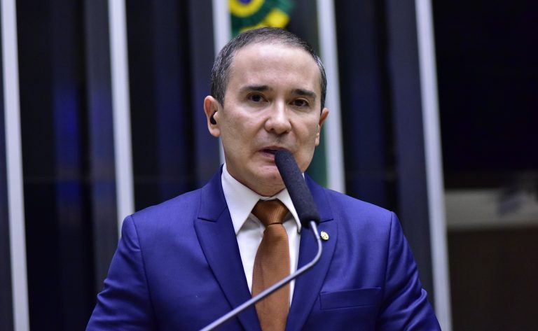 Comissão de Educação aprova prioridade de recursos para escolas inclusivas