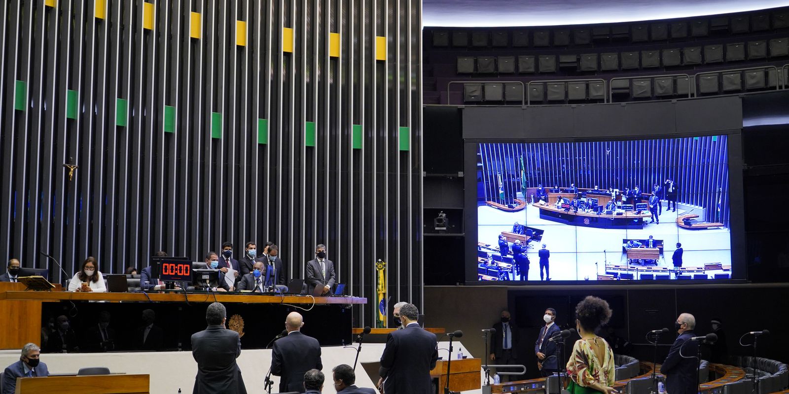 Flávio Dino intima dirigentes partidários a detalhar controle de emendas parlamentares