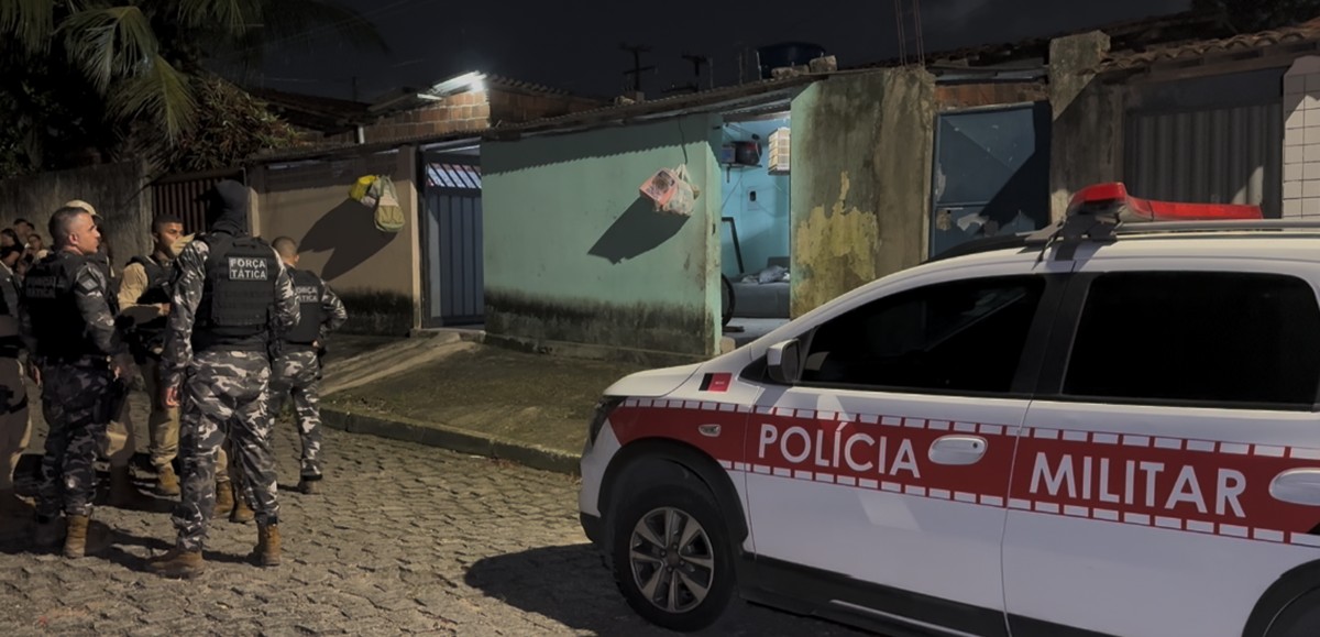 Dois homens são mortos a tiros em casas vizinhas na Comunidade Boa Esperança, em João Pessoa