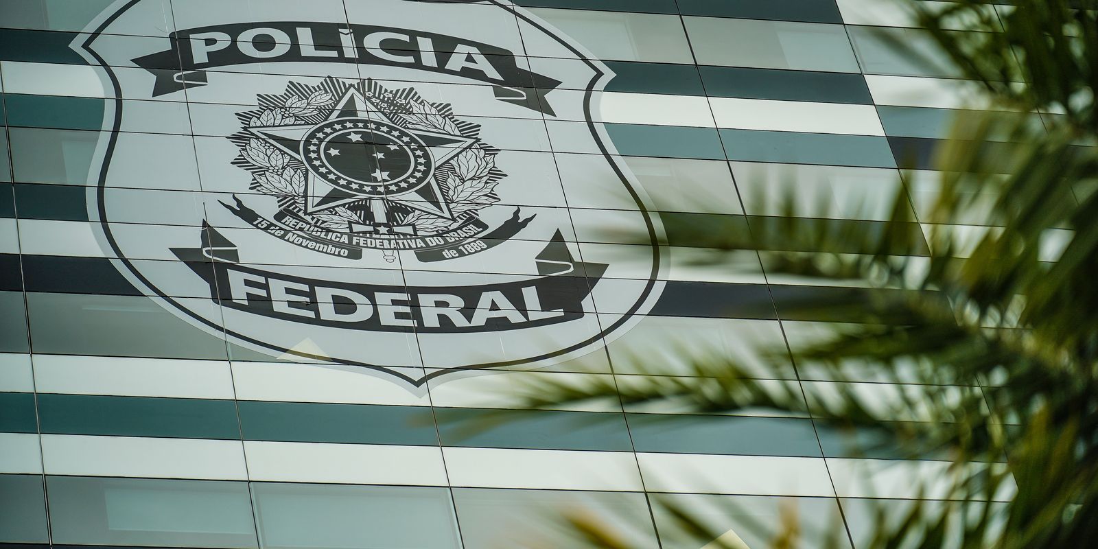 Flávio Bolsonaro nega crime de calúnia contra Lula em defesa enviada à Polícia Federal