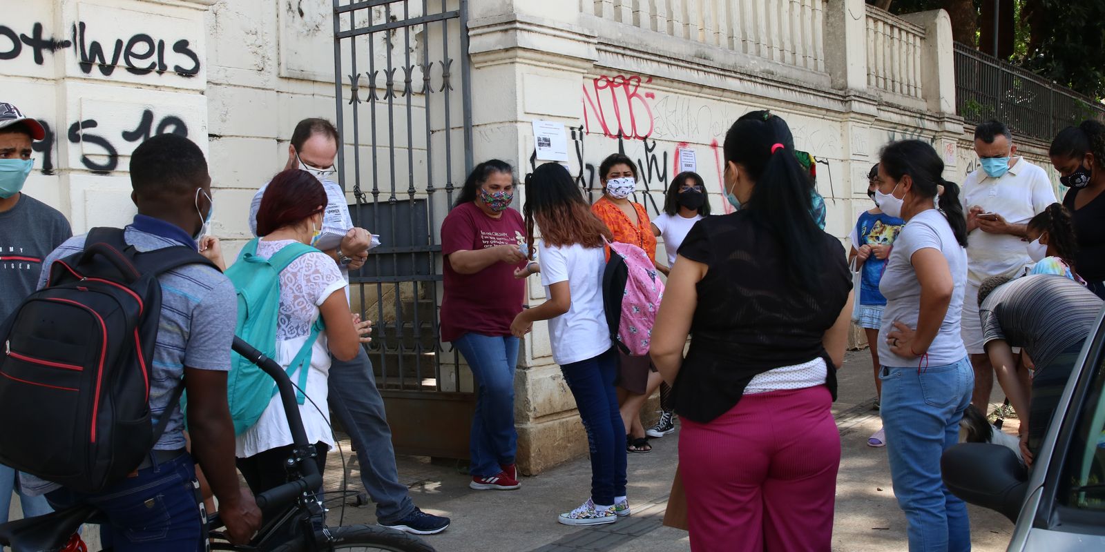 Escolas e o combate à violência contra meninas: o papel crucial na proteção de adolescentes