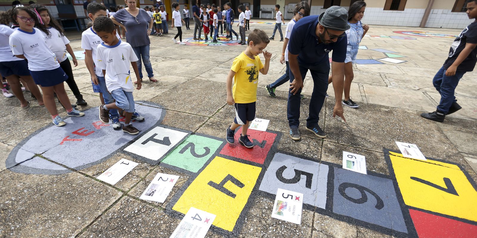 Calendário escolar de 2027 será alterado para coincidir com a Copa do Mundo Feminina no Brasil