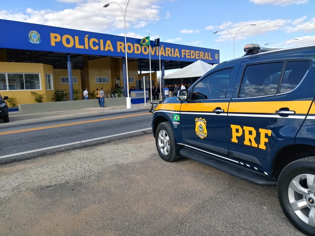 Foragido capturado pela PRF na BR-230 transportava cédulas do dólar do Zimbábue
