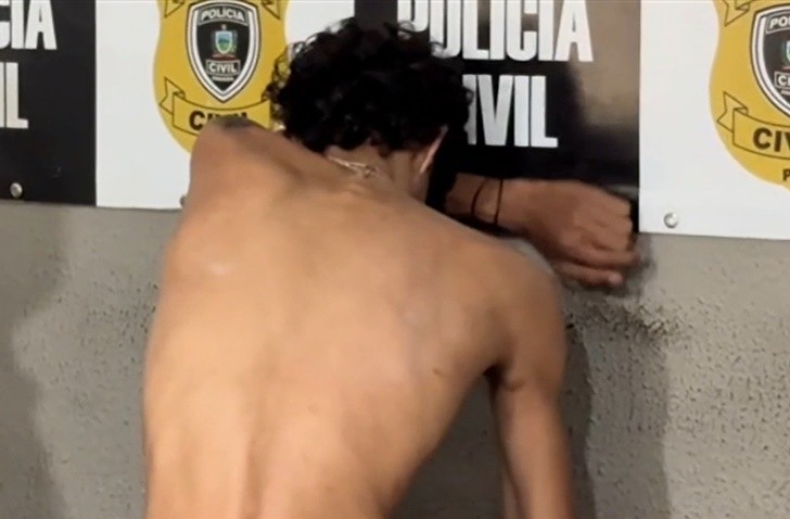 Homem com mandado de prisão por assalto é detido em João Pessoa após tentar ocultar identidade