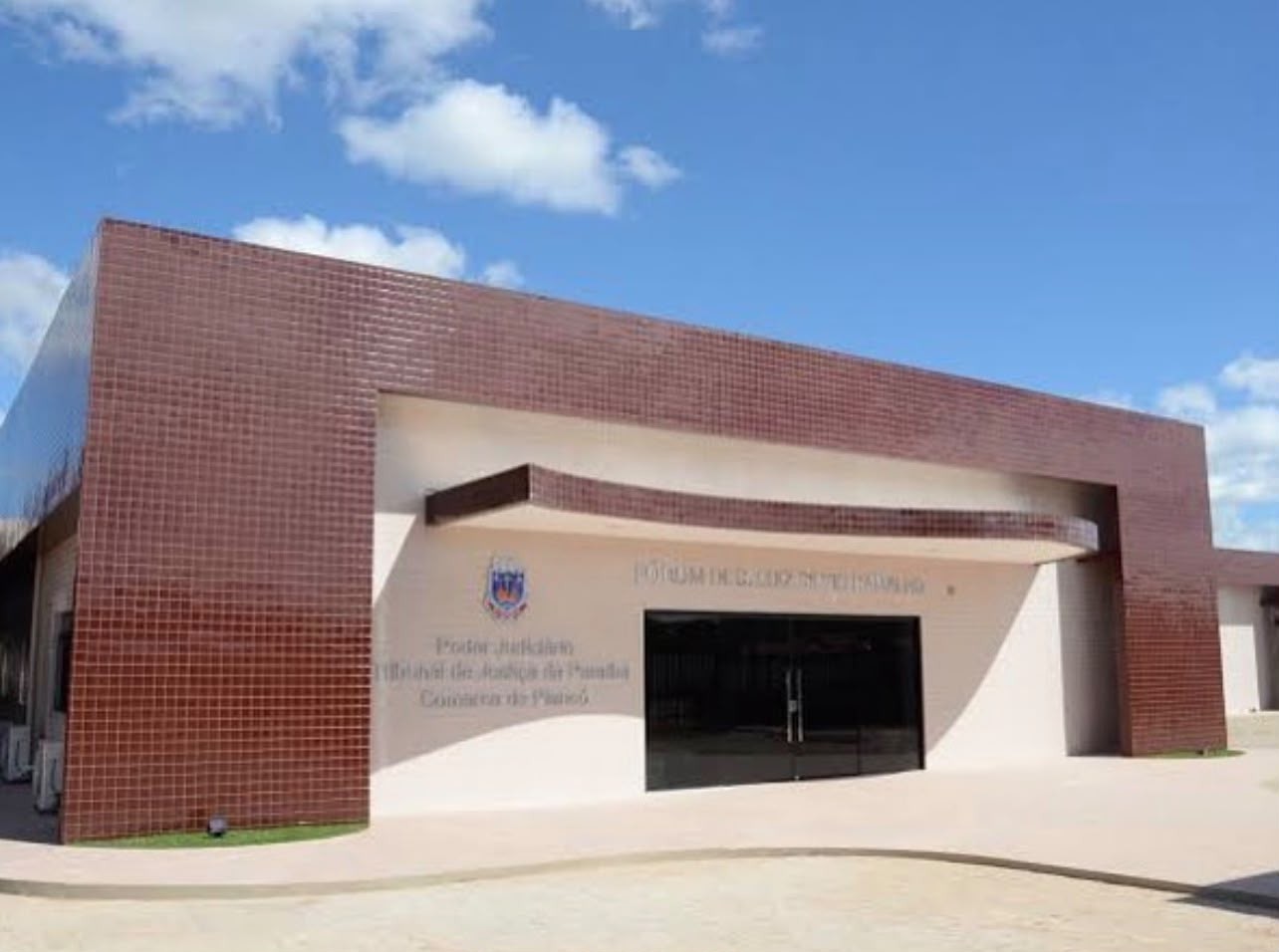 Homem é condenado a 32 anos de prisão por feminicídio presenciado pelo filho em Piancó