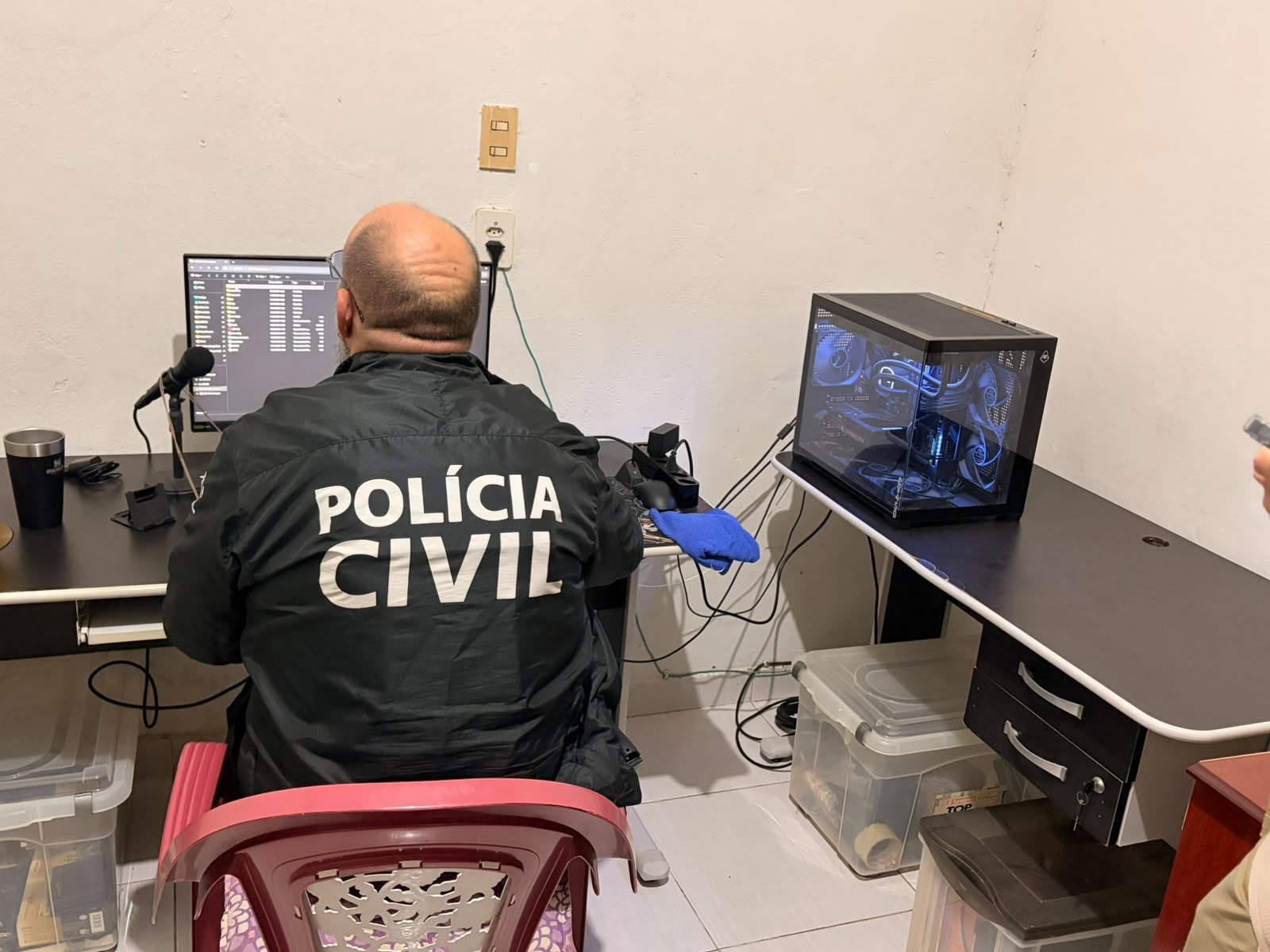 Homem é preso em Bayeux por armazenar material de exploração sexual infantil
