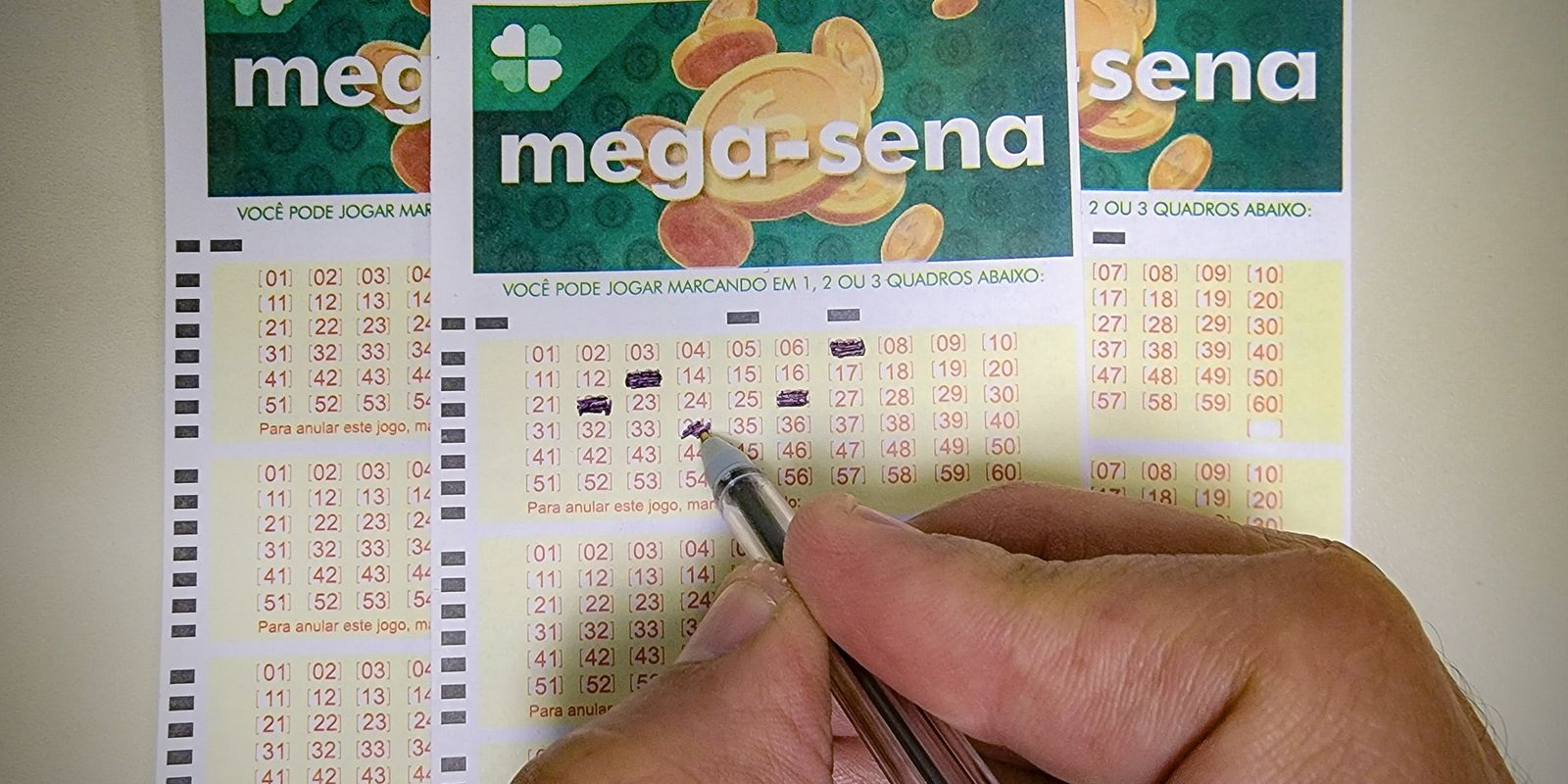 Mega-Sena acumula e prêmio chega a R$ 100 milhões no próximo sorteio