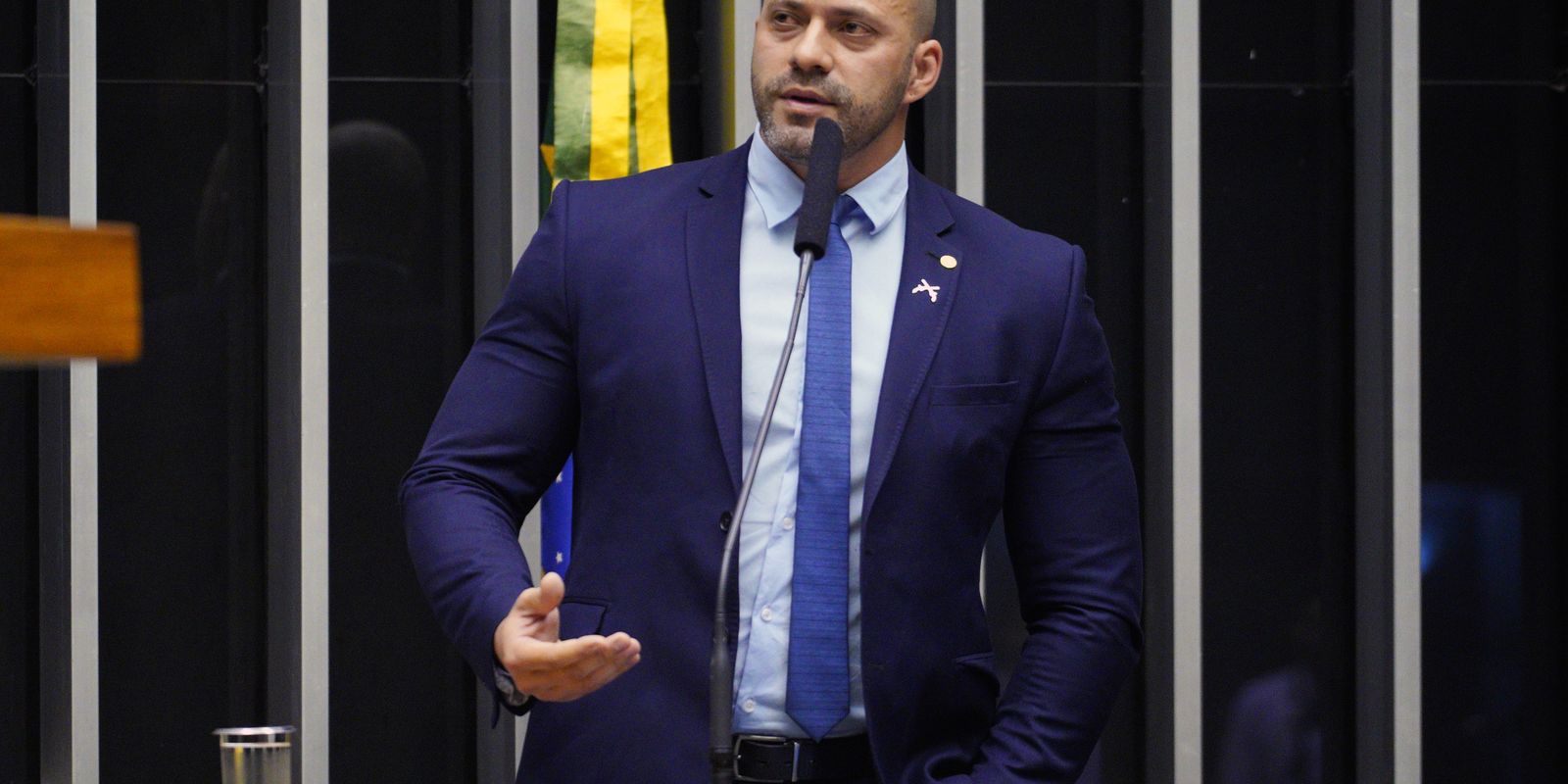 Moraes cobra explicações de Daniel Silveira em 48 horas sobre vídeo no X