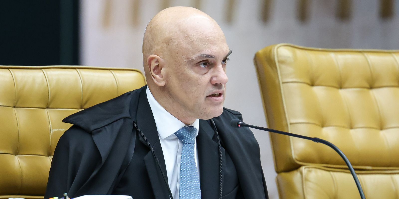 Alexandre de Moraes cobra explicações sobre falhas na tornozeleira de Débora do Batom
