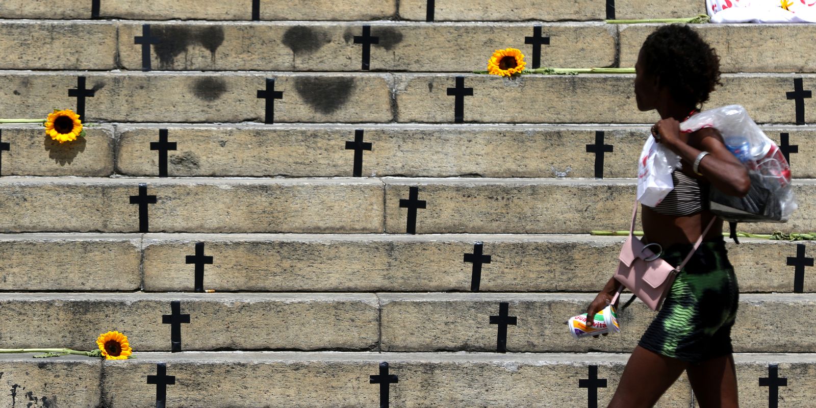 Mortes violentas intencionais no Brasil caem 8,2% em 2025, mas feminicídios registram alta
