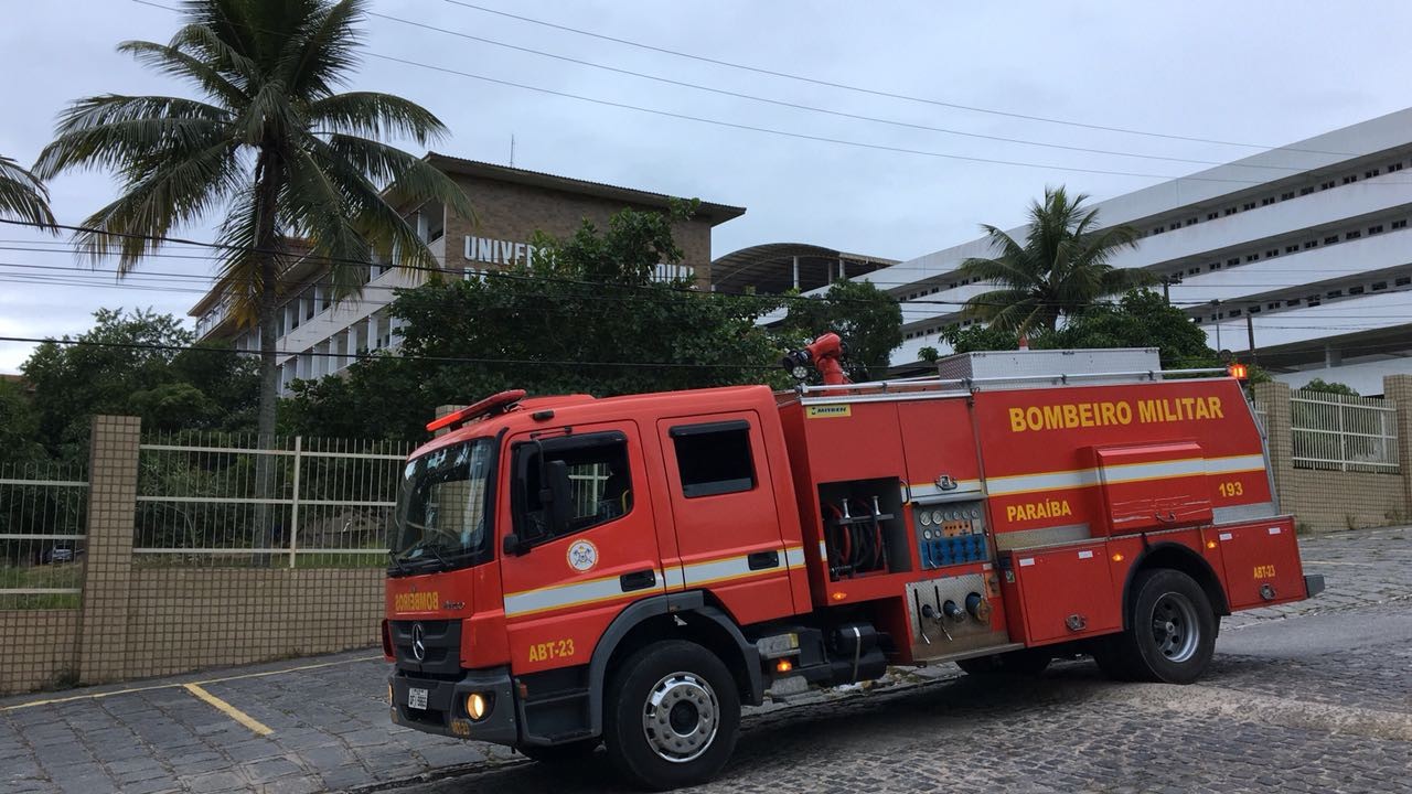 Princípio de incêndio suspende atendimentos na UEPB em Campina Grande
