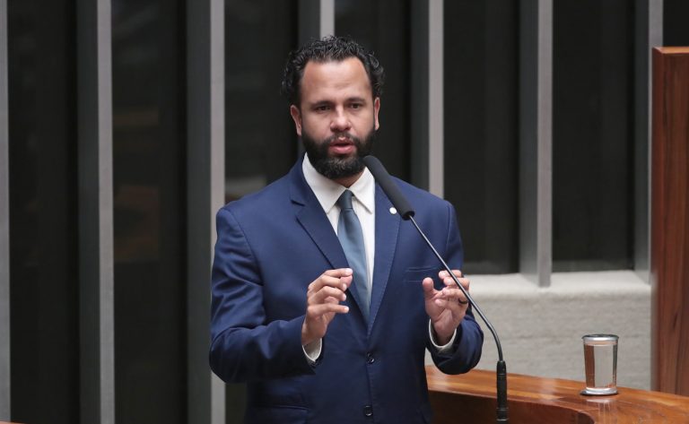 Projeto obriga agressor a custear mudança de vítima de violência doméstica