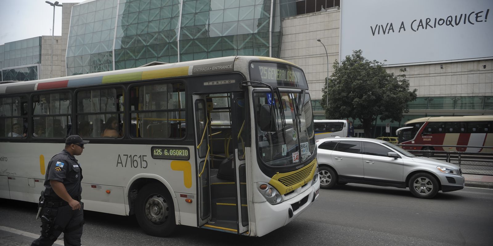 Rodoviários do Rio de Janeiro mantêm greve e aguardam nova proposta até amanhã