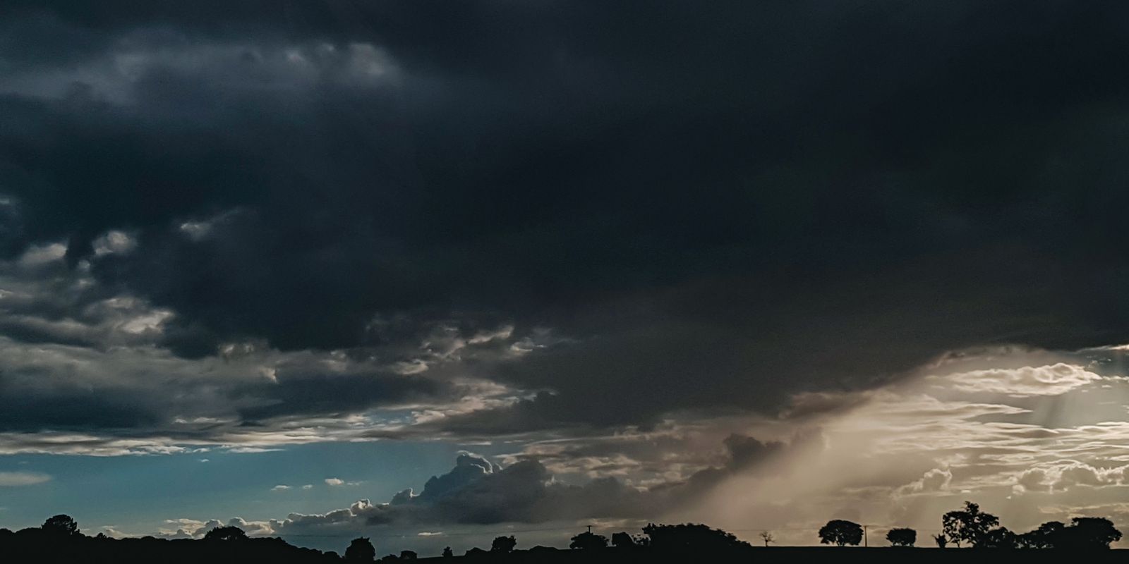 Inmet emite alerta amarelo para tempestades no Rio Grande do Sul nesta segunda-feira