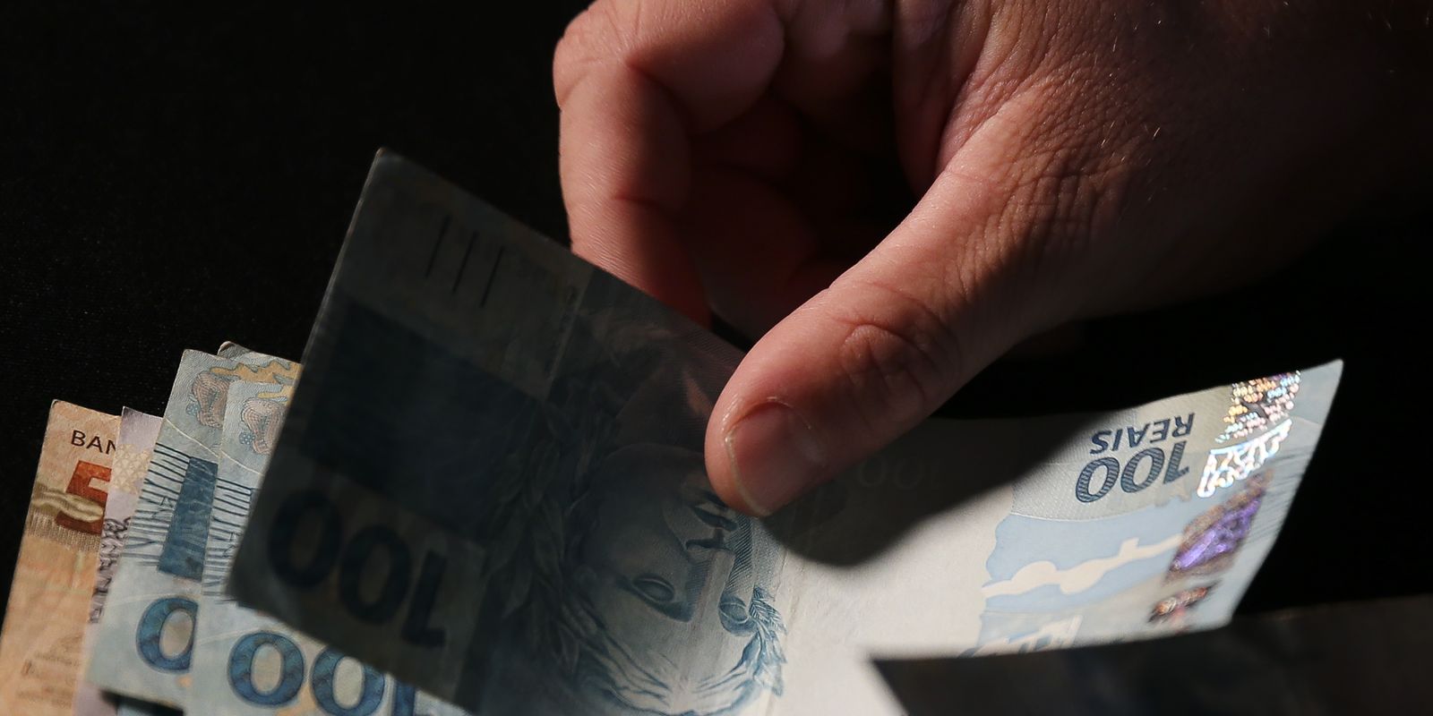 Abono salarial para trabalhadores de setembro e outubro é liberado