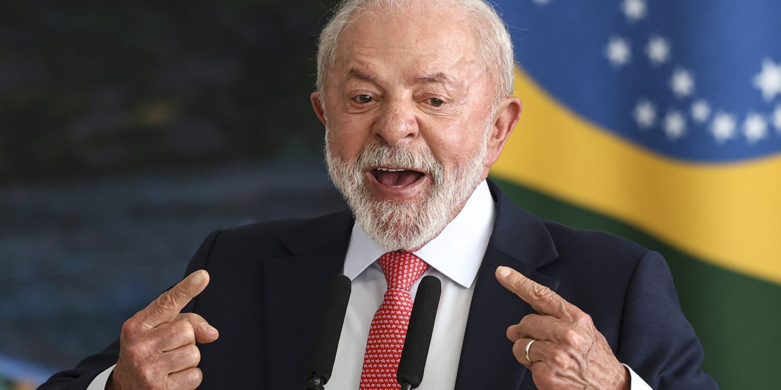 Lula critica decisão dos EUA de revogar visto de embaixadora brasileira