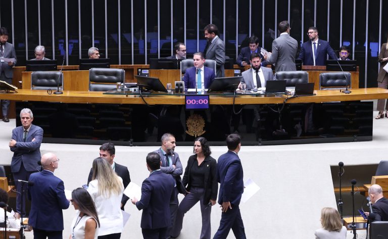 Câmara dos Deputados aprova acordo internacional contra a pesca ilegal
