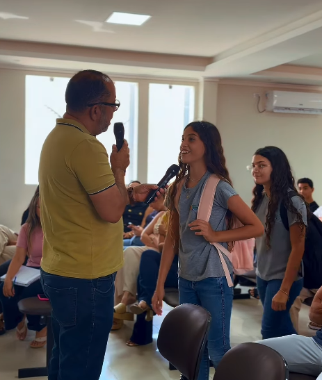 Carrapateira promove oficina e aproxima estudantes do universo do rádio, podcast e ciência