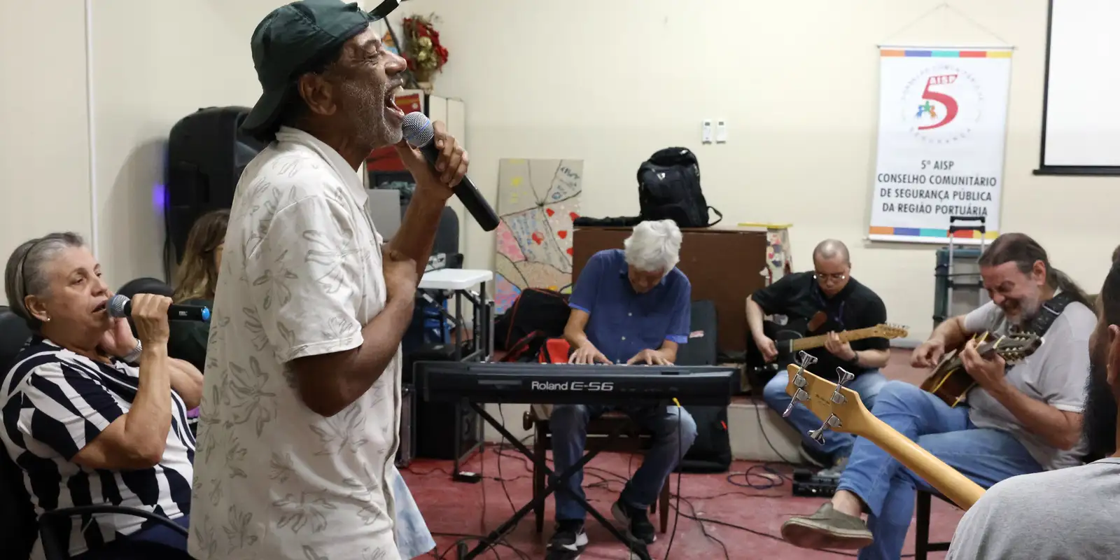 Harmonia Enlouquece: grupo musical de pacientes psiquiátricos lança novo álbum