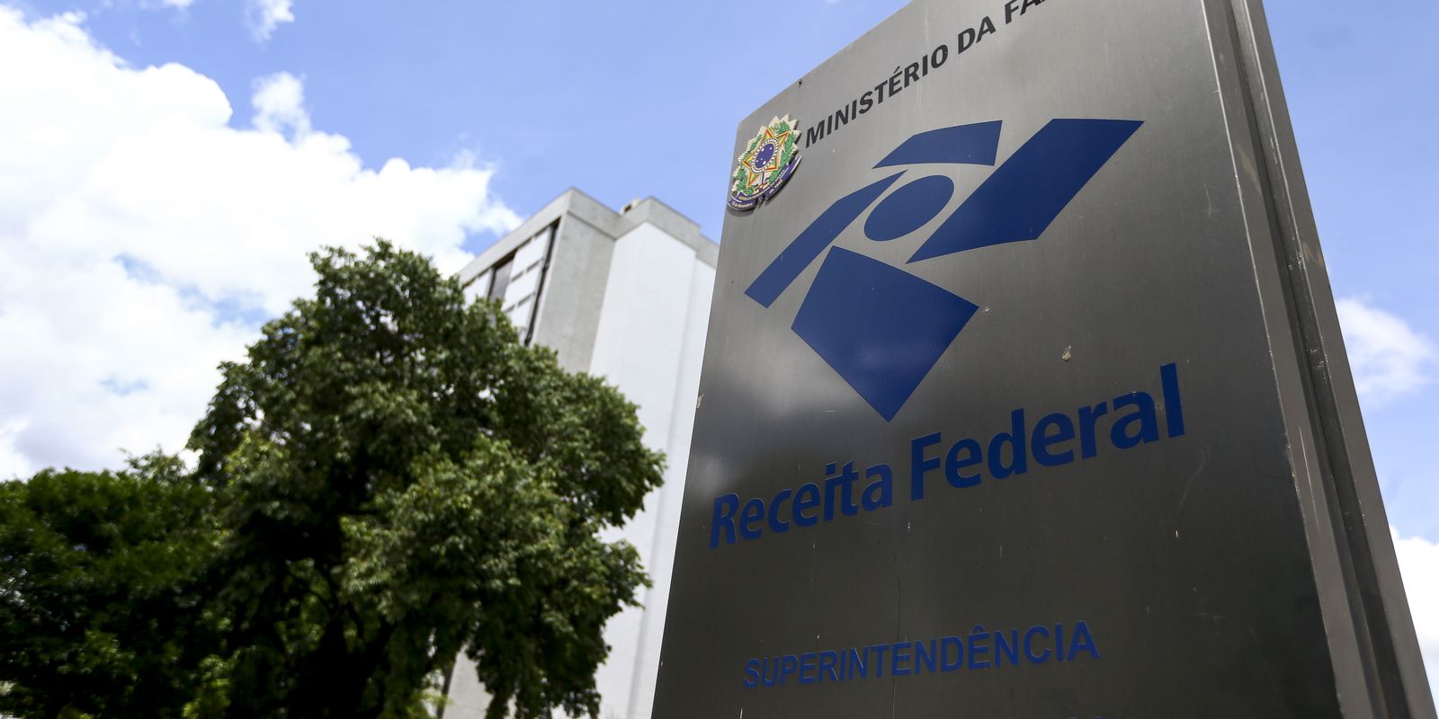 Emissão de notas fiscais com CBS e IBS começa nesta segunda-feira no Brasil