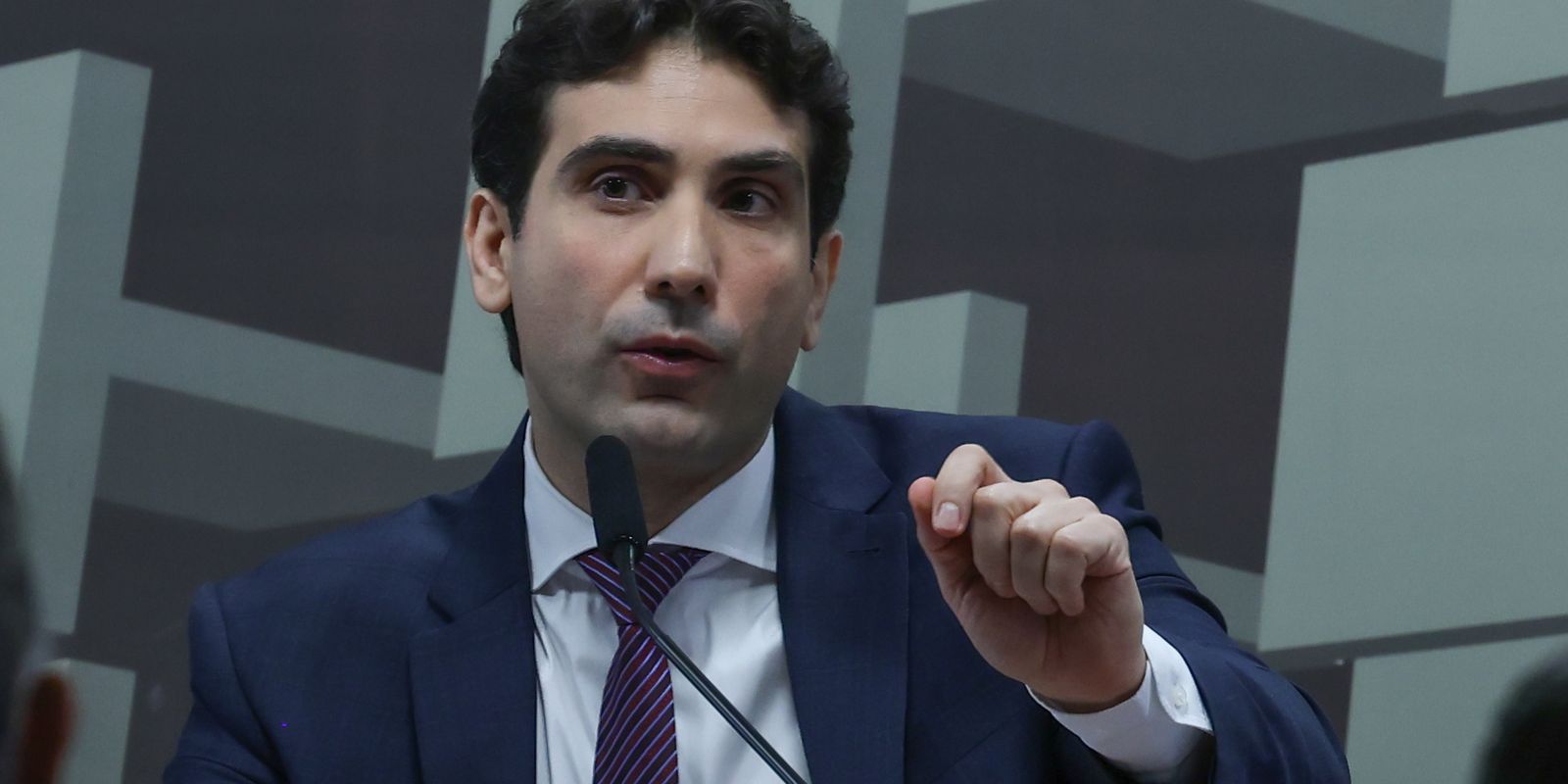 Gabriel Galípolo, do Banco Central, condena pressão de empresas para utilizar garantias do FGC