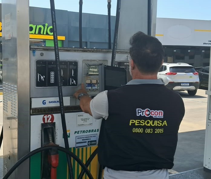 Gasolina registra queda de preço em João Pessoa conforme levantamento do Procon-JP