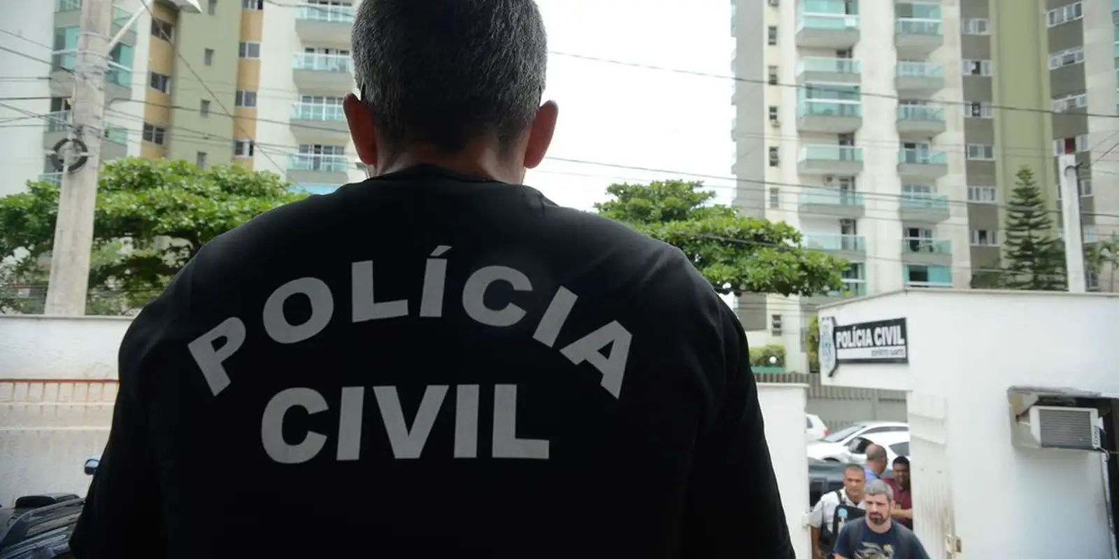 Operação policial mira esquema de lavagem de dinheiro do Comando Vermelho no Rio de Janeiro