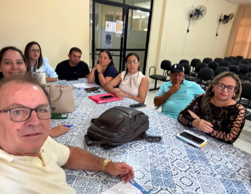 Prefeito Ceninha Lucena reúne secretariado de Bonito de Santa Fé para alinhar planejamento estratégico da gestão
