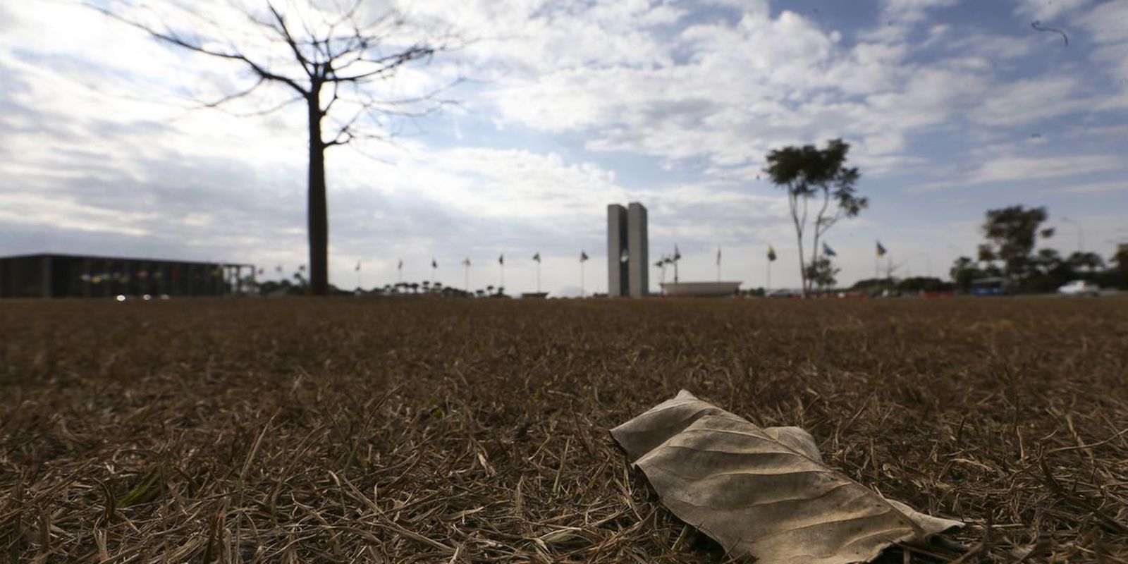 Previsão do tempo indica risco de temporal no Sul e forte calor no país
