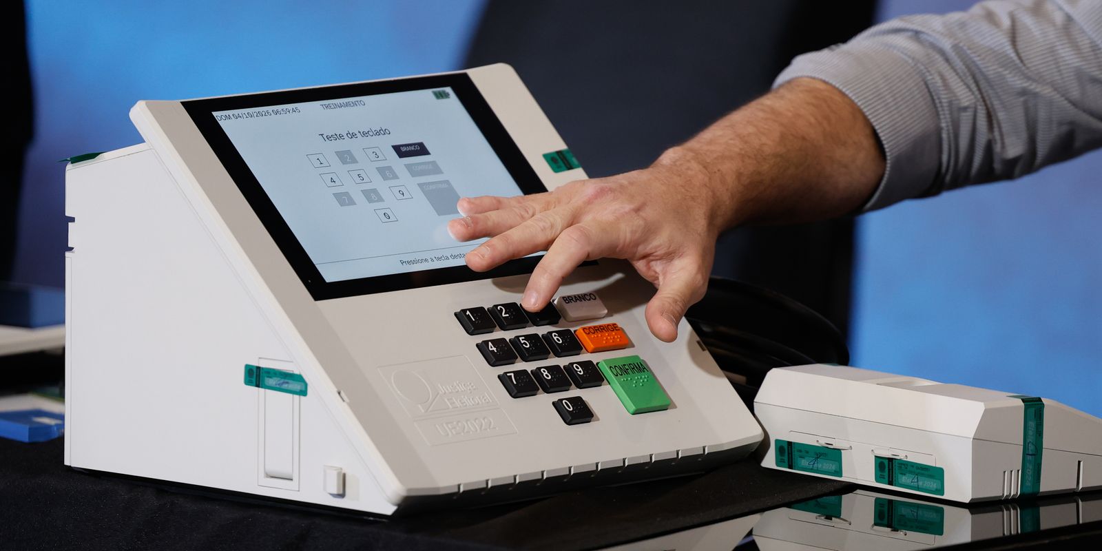 Totalização dos votos é segura e auditável, afirma TSE