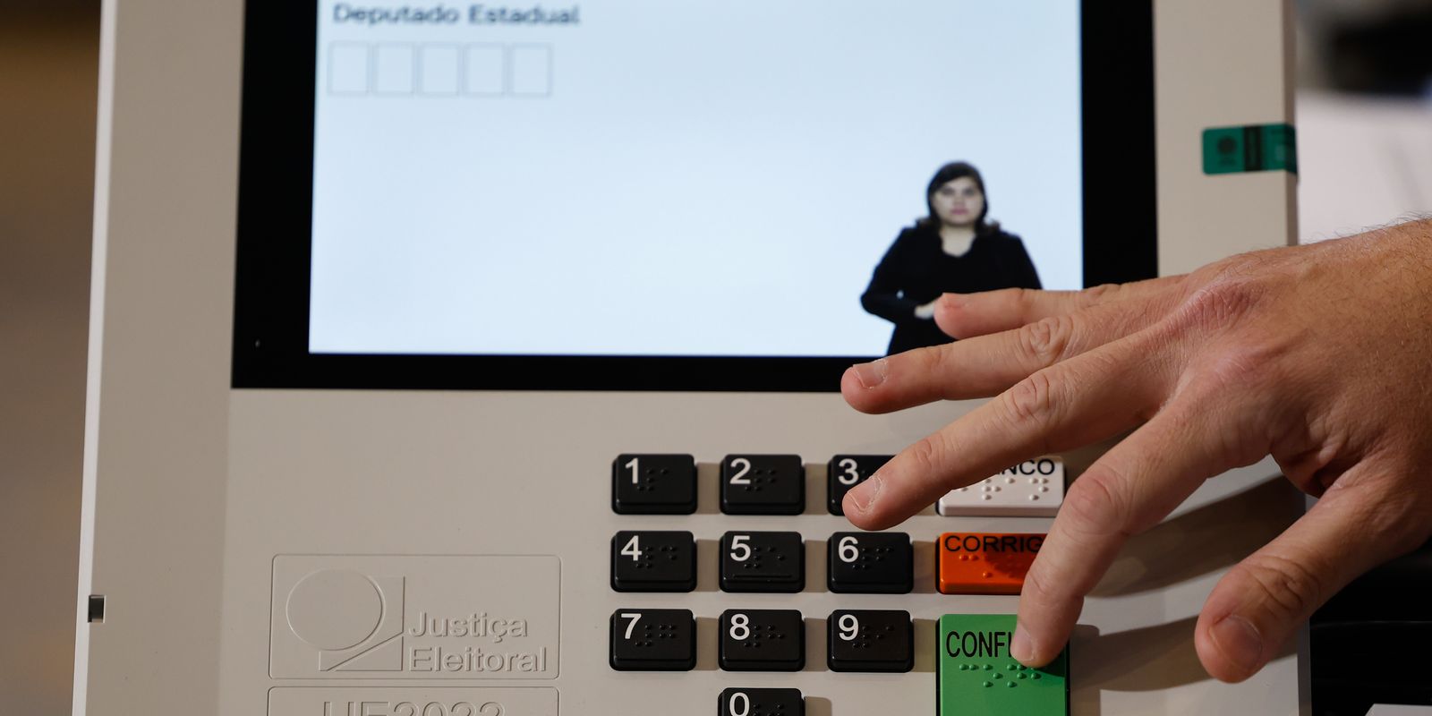 TRE-RJ muda 66 locais de votação para garantir segurança nas eleições e combater o crime