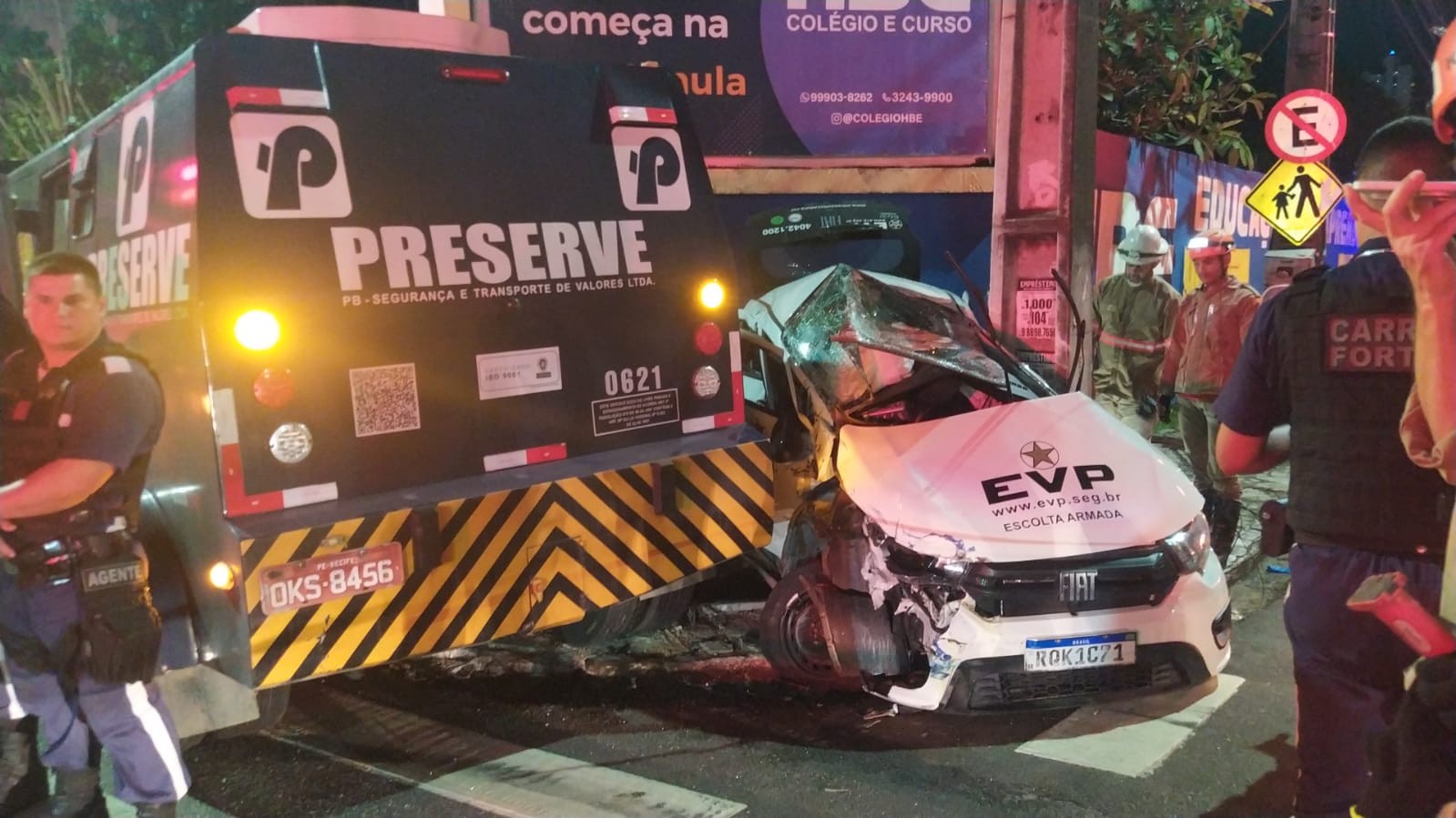 Acidente em João Pessoa entre carro-forte e escolta deixa motorista ferido
