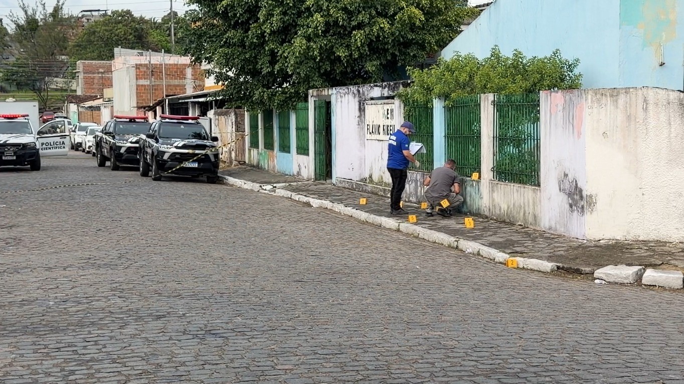 Polícia investiga homicídio em Bayeux após jovem ser morto em escola