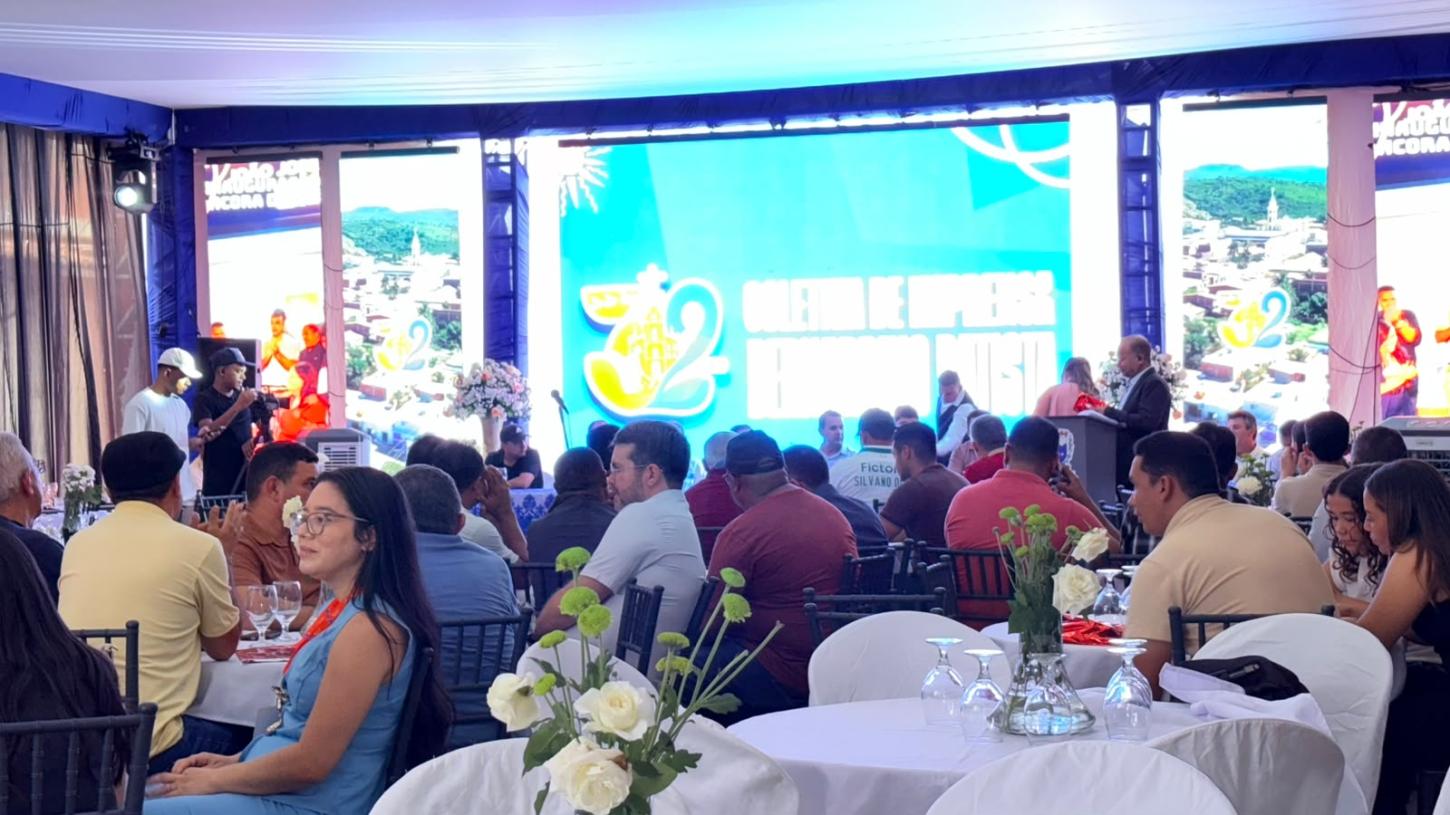 Aldo Andrade apresenta balanço da gestão durante celebração dos 32 anos de Bernardino Batista