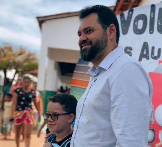 Alyson Francisco vai às comunidades, acompanha serviços e mantém diálogo direto com moradores