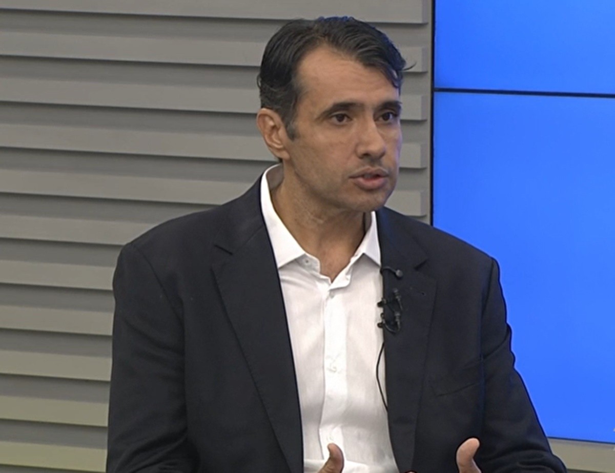 André Gadelha defende limite de mandato no STF e explica contratação de filho