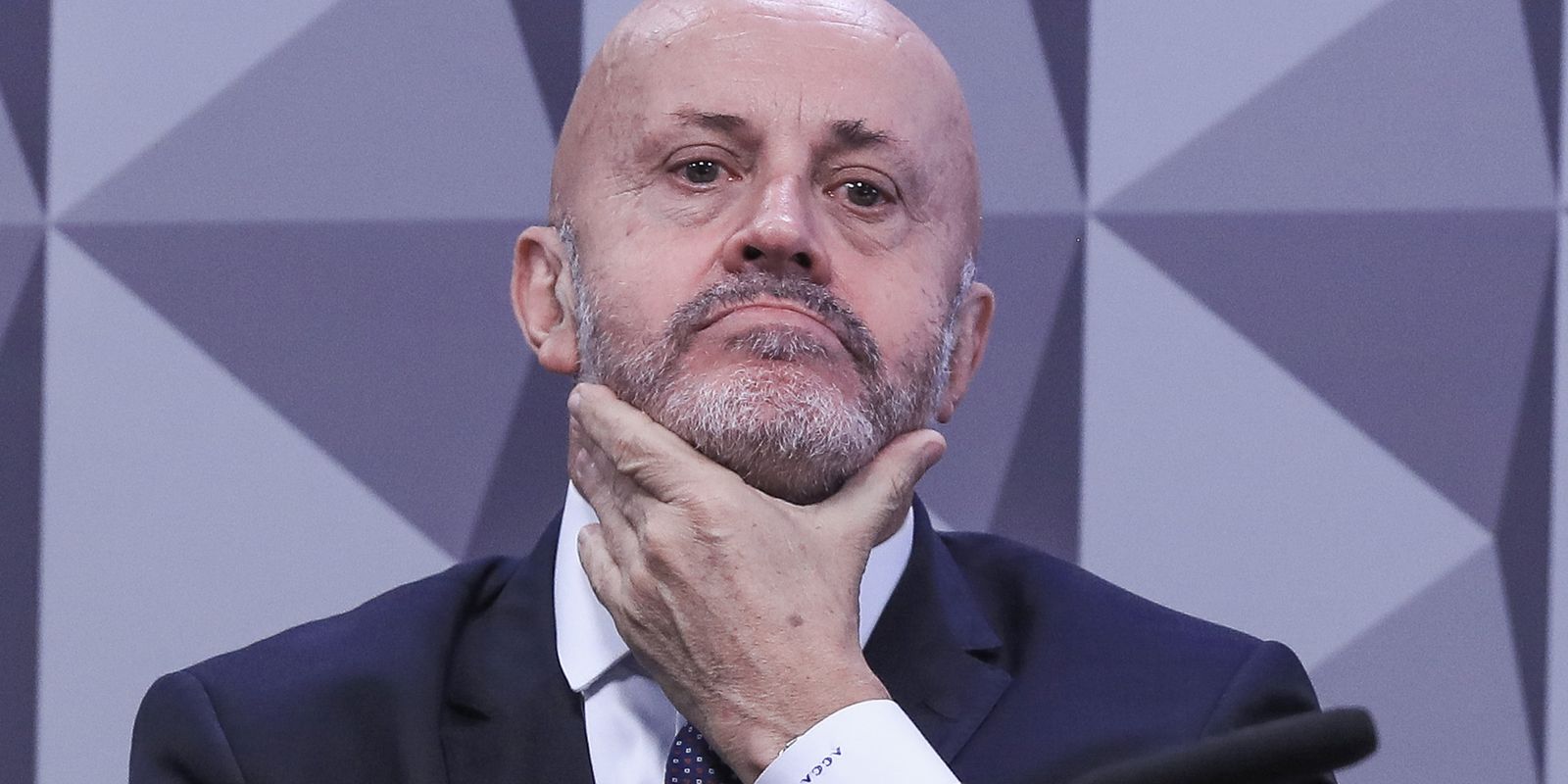André Mendonça determina soltura de investigado na Operação Sem Desconto