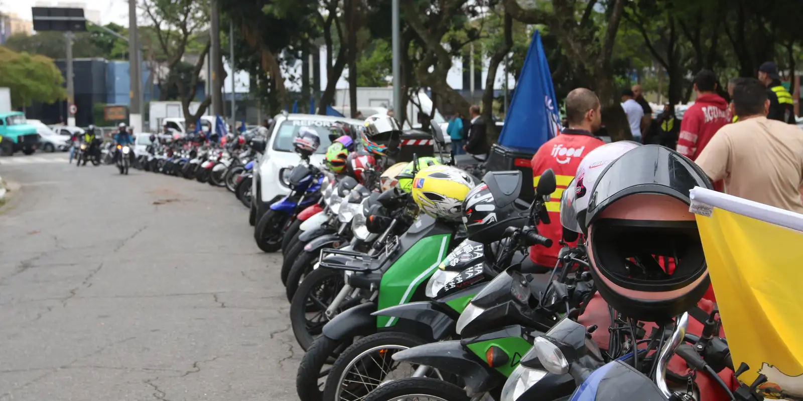 Apenas um em cada cinco motociclistas de aplicativo tem previdência
